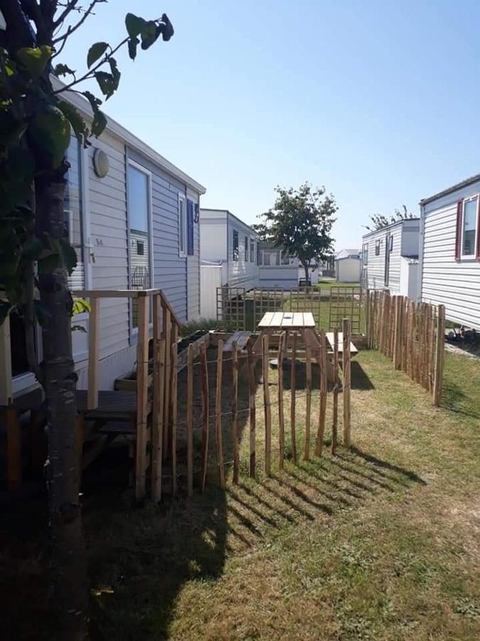 Stacaravan 4Pers In Bredene Met Eigen Tuintje 2449 Экстерьер фото